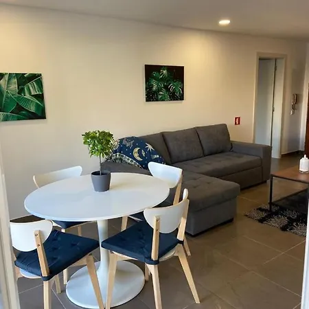 Two Bedroom Center Apartment Quarteira *
