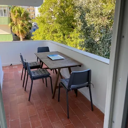 Two Bedroom Center Apartment Quarteira Apartment *