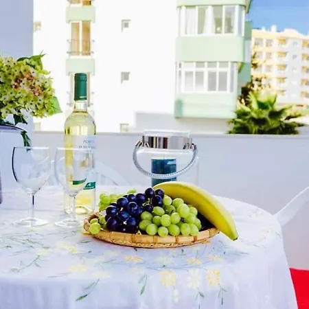 Two Bedroom Center Apartment Quarteira Apartment *