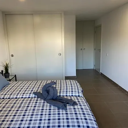 Two Bedroom Center Apartment Quarteira 奎特里拉